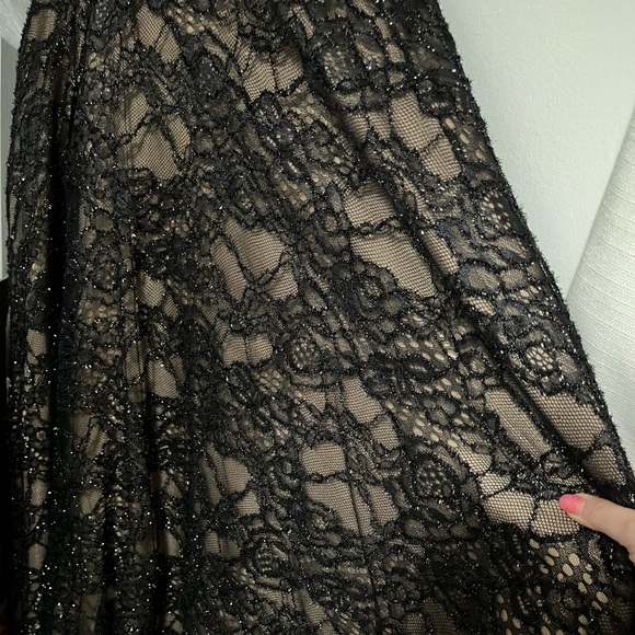 Prom/Formal Milano Dress: Black and Champagne US14 NWT - Picture 3 of 7